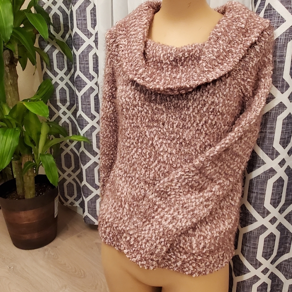 Freshman Soft Pink Knit Sweater - Picture 2 of 7